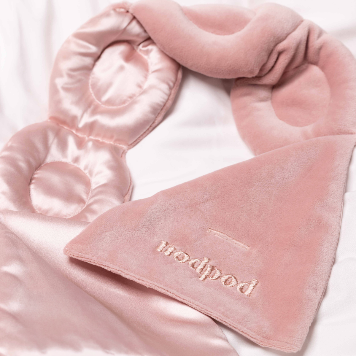 nodpod - Silk Lashes Contoured Mask