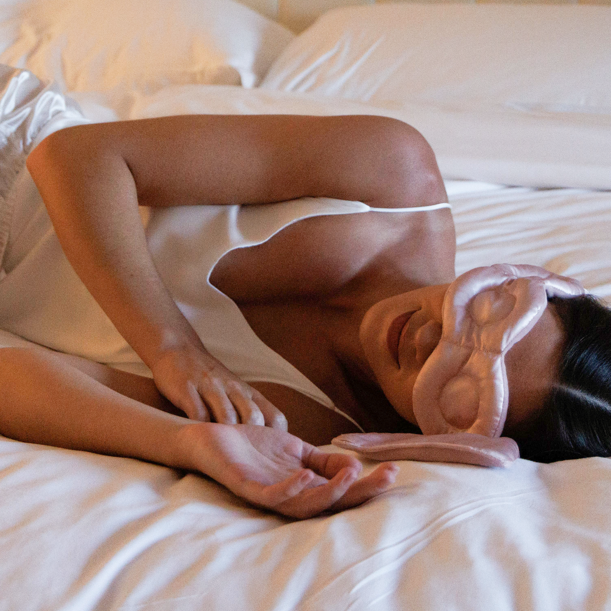 nodpod - Silk Lashes Contoured Mask