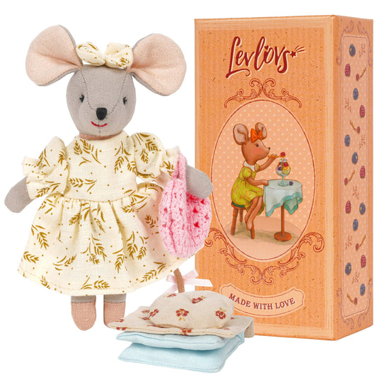LEVLOVS - Mouse and Wild Berry Dessert